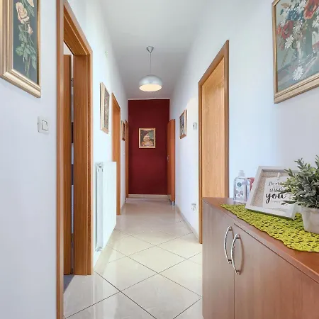 Apartamento Laura By Interhome *