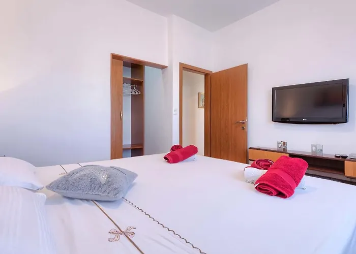 Laura By Interhome *