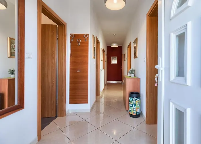 Lejlighed Laura By Interhome